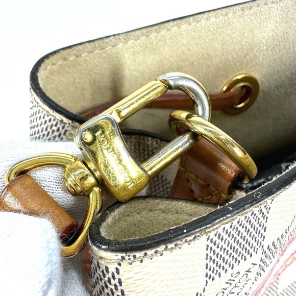 LOUIS VUITTON White Damier Shoulder Bag - Picture 8 of 15